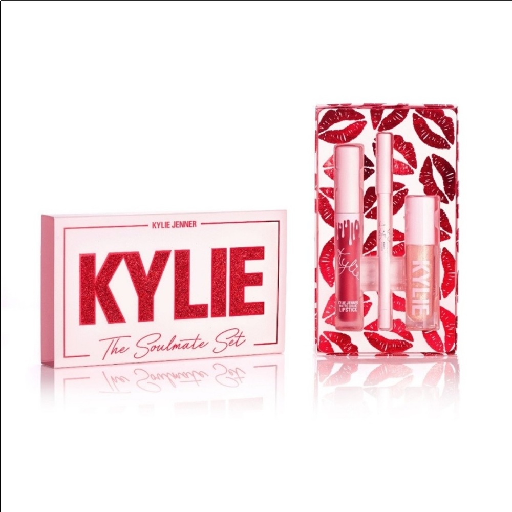 BNIB SOLD OUT! Kylie Cosmetics “The Soulmate Set”